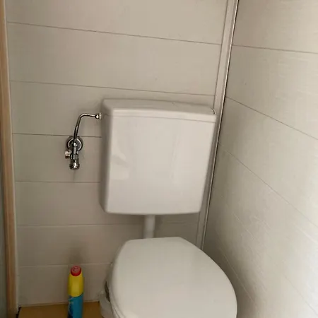 Gemuetliches Ganzes Apartment, Selbst Check In Kueche Parkplatz Waschmaschine Kamin Terrasse Garten,eigene Dusche Und Wc Apartment Duisburg
