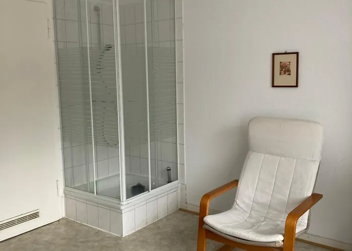 Lägenhet Gemuetliches Ganzes Kueche Parkplatz Waschmaschine Kamin Terrasse Garten, Keine